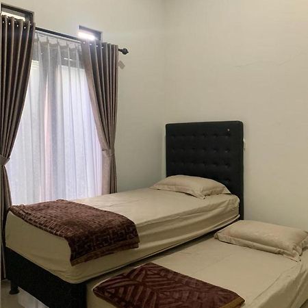 Guest House / Homestay Bukit Mutiara Residence Ngingas Eksteriør billede