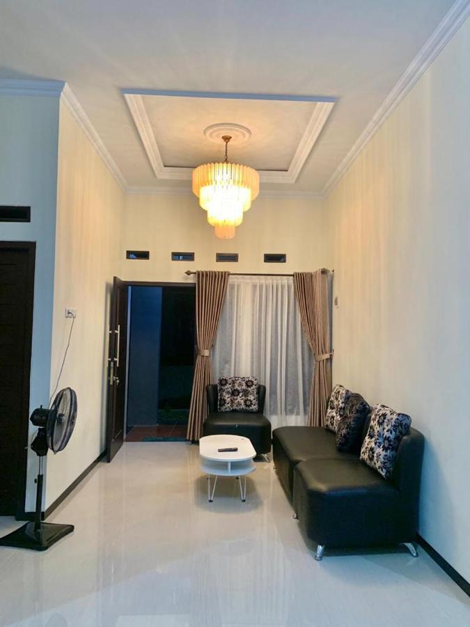 Guest House / Homestay Bukit Mutiara Residence Ngingas Eksteriør billede
