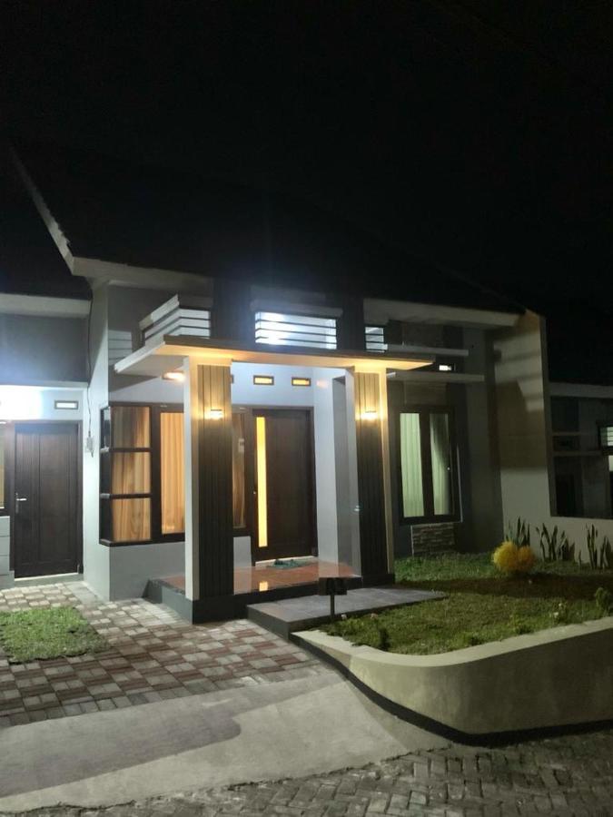 Guest House / Homestay Bukit Mutiara Residence Ngingas Eksteriør billede